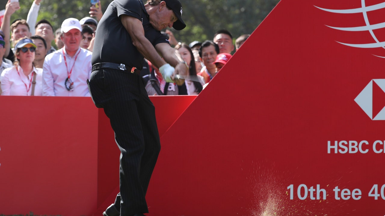 Mickelson's streak of 26 years in the top 50 comes to an end